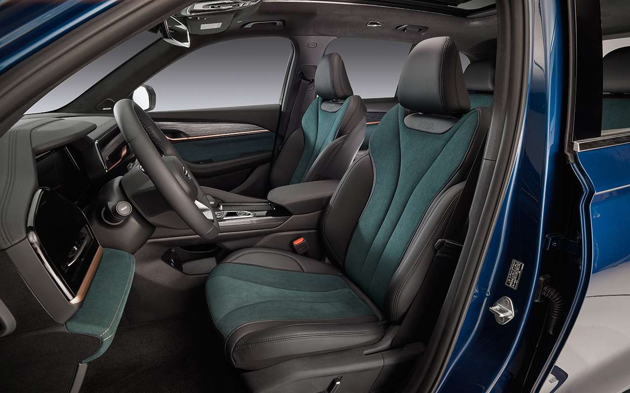 Geely Monjaro в России — названы цены и комплектации