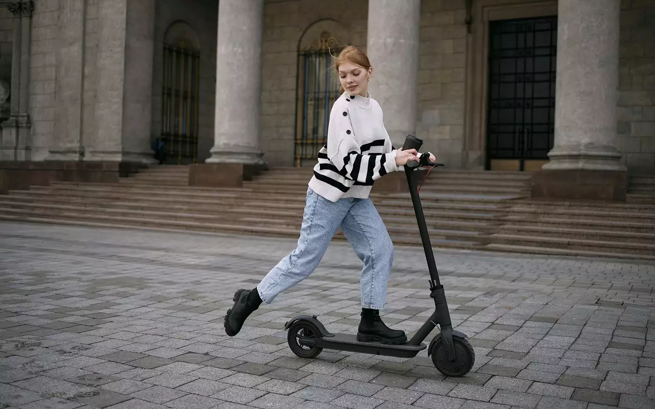 В России не планируется вводить водительские права для самокатчиков