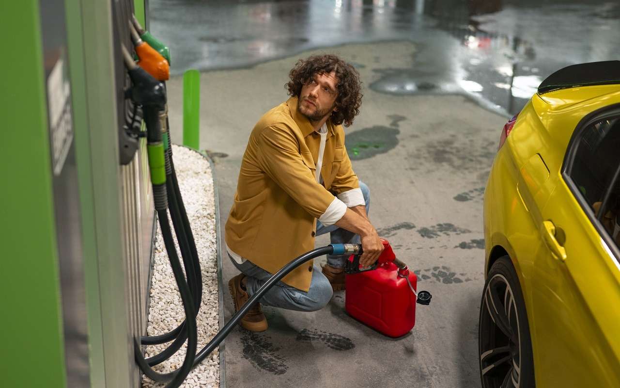 Можно ли распознать некачественный бензин на глаз