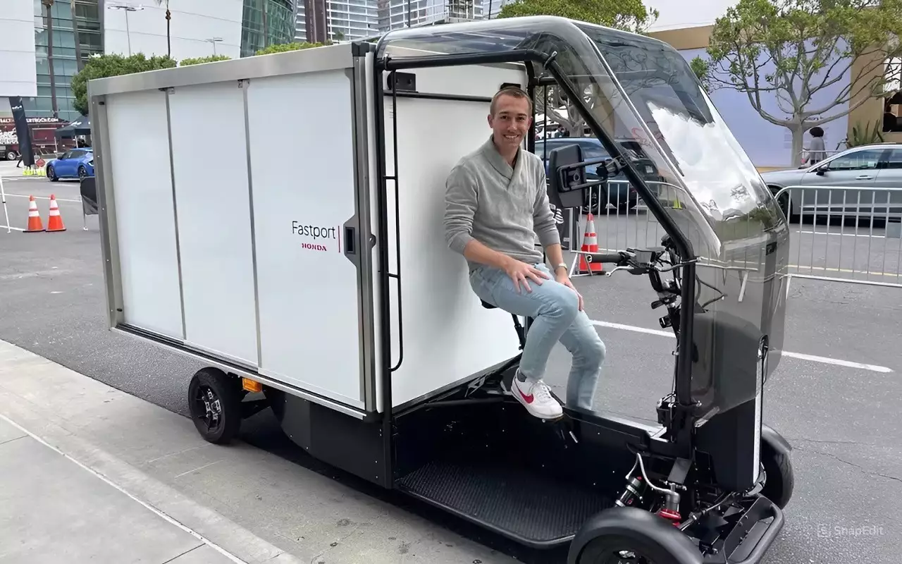 Конь педальный: протестировали новый транспорт курьеров!