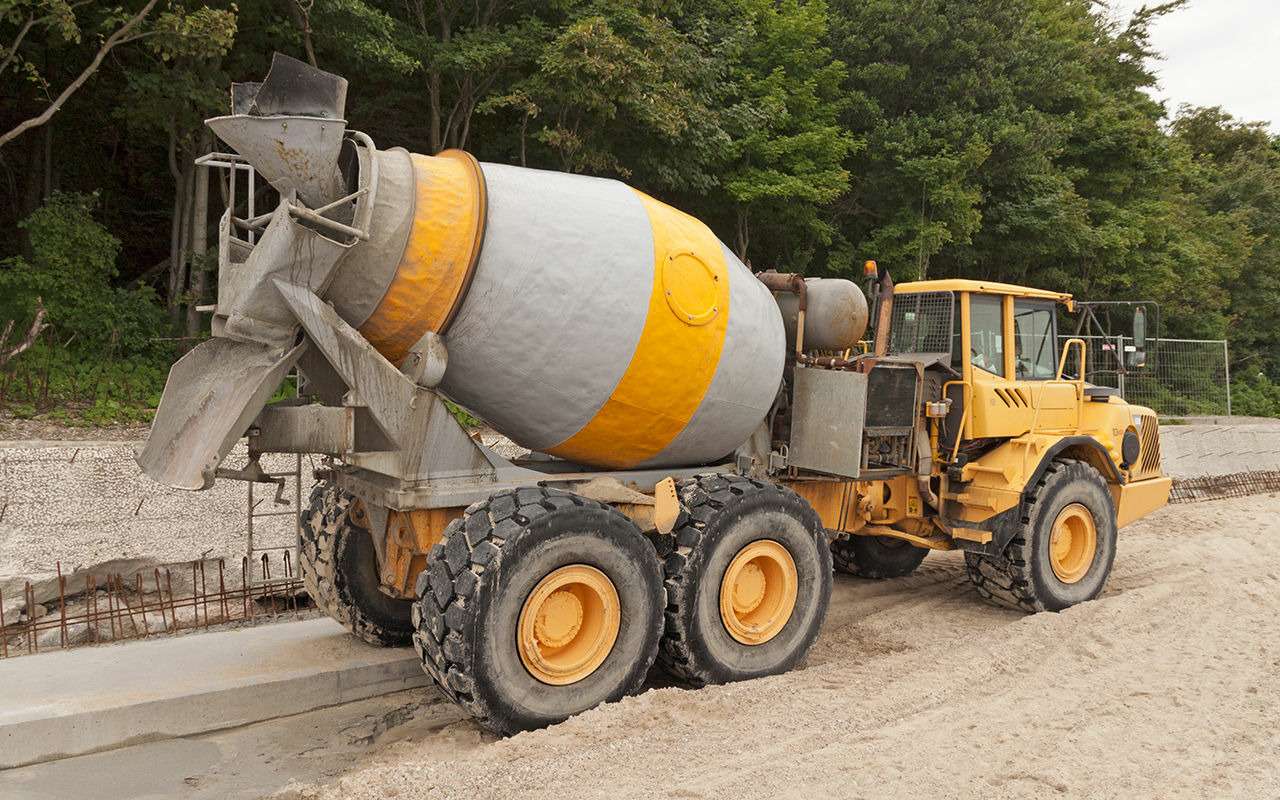 Бетонные дороги лучше асфальтированных, хотя и дороже. Но сэкономить удастся!