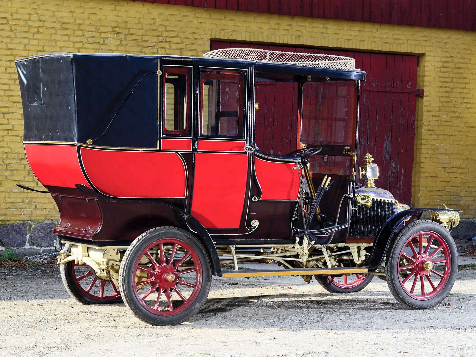 Автомобиль 1903 года. Renault 10. пежо 1903 года. французские автомобили 1903 года.