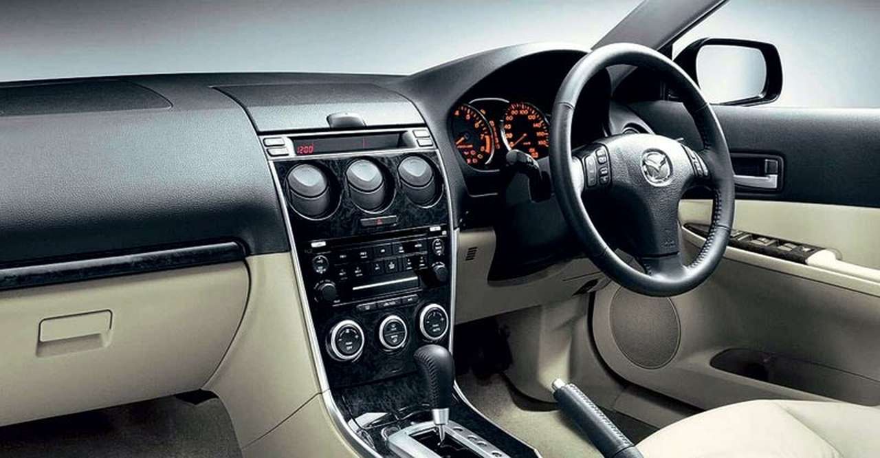 Вице-премьер РФ пообещал дальневосточникам не посягать на правый руль