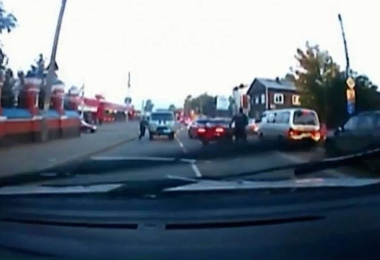 Пьяный повар-кондитер на Toyota Mark II пытался уйти от ГИБДД (ВИДЕО)