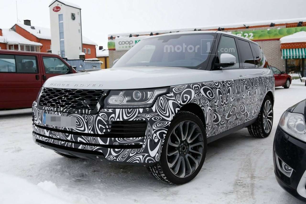 И консерваторы не чужды перемен: Range Rover обновит экстерьер