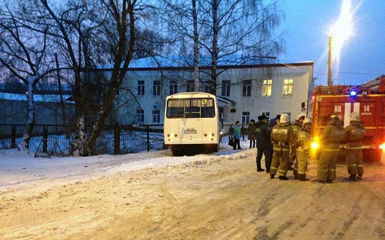 Под ивановом. ДТП автобус Вичуга Иваново. Авария Вичуга Иваново автобус. Авария. Автобусы. Вичуга. ДТП С Вичугским автобусом.