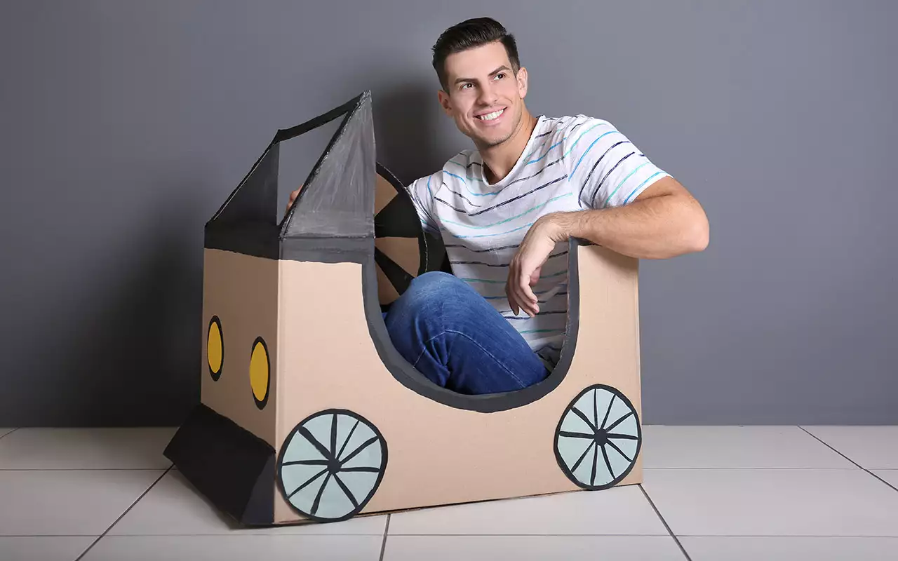 Старый Suzuki превратили в «игрушечное» купе с настоящим огнеметом