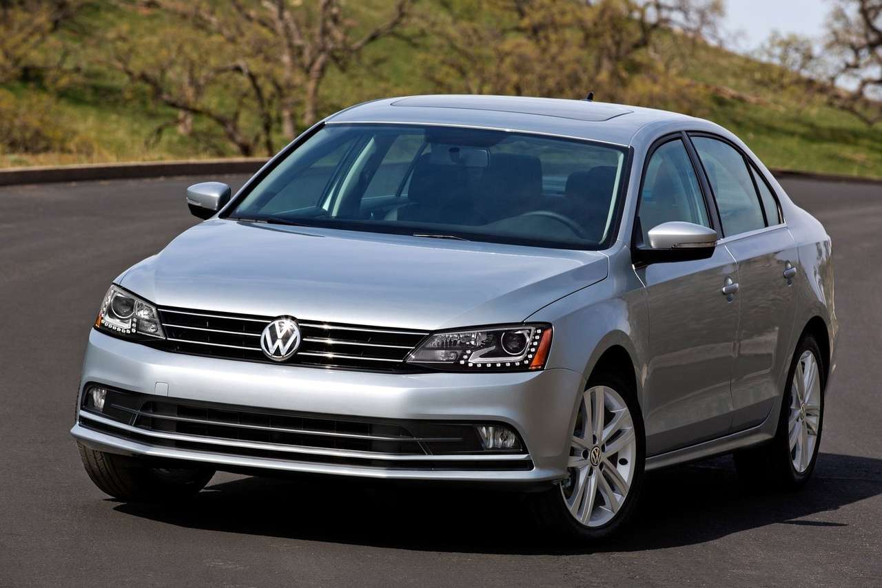 VW начал продажи обновленной Jetta в России по цене от 691 000 рублей