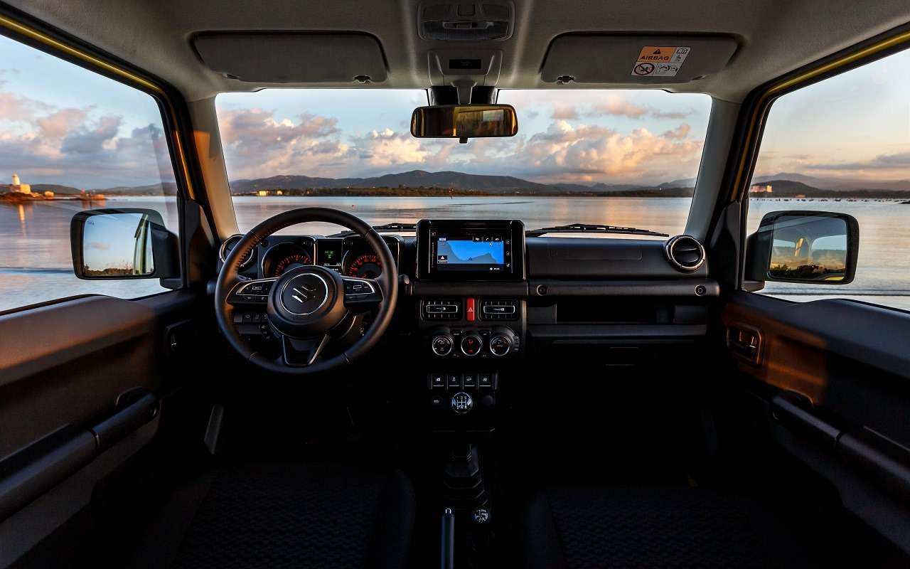Интерьер Suzuki Jimny