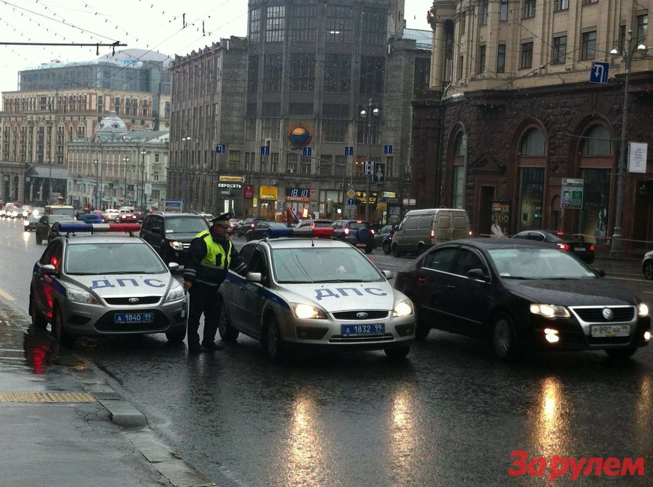 Видеоопрос: как вы паркуетесь в центре Москвы?