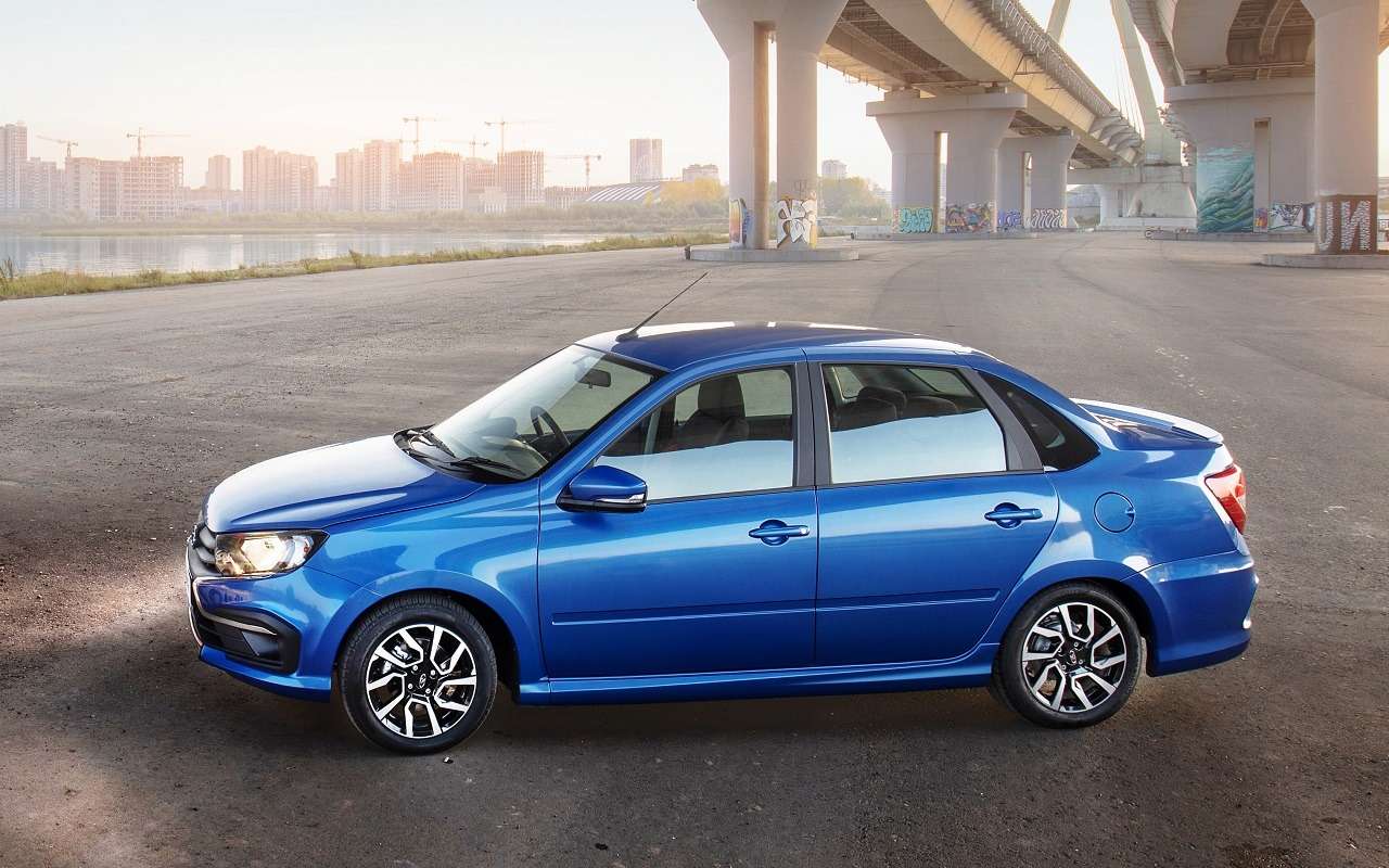 Отечественная Lada второй год подряд становится лидером продаж в Петербурге
