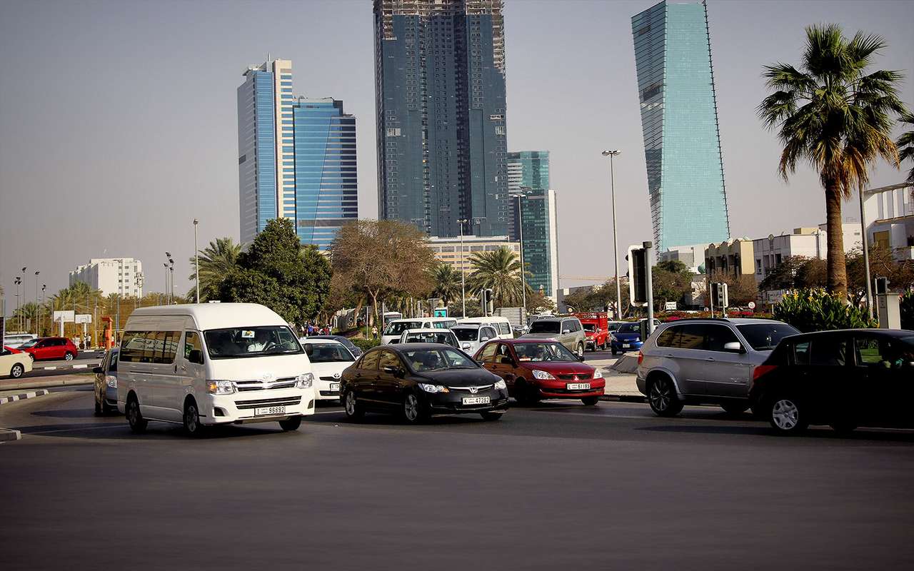 До 300 ударов палкой: 10 самых суровых наказаний за опасную езду