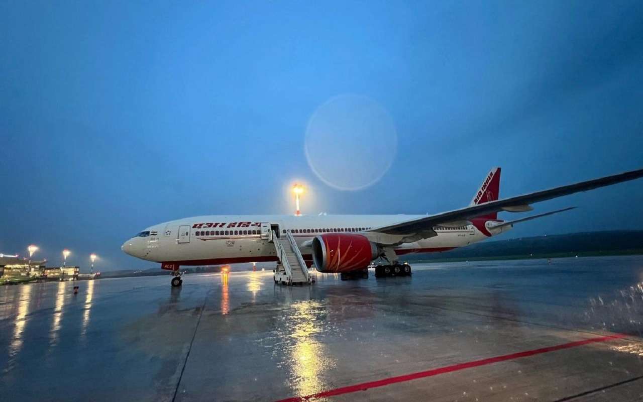 Экстренно севший Boeing 777 авиакомпании Air India