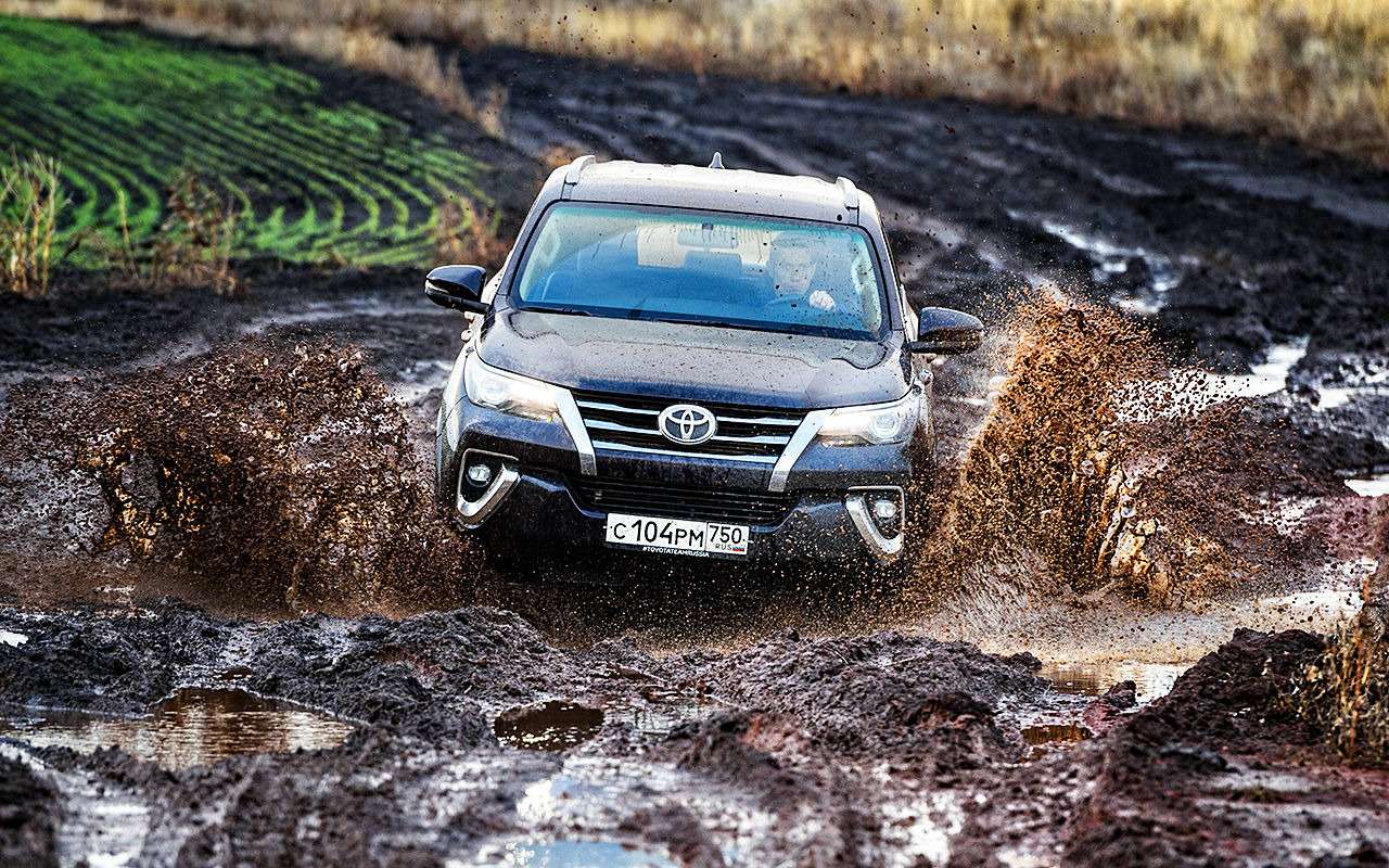 Toyota Fortuner: первый тест-драйв