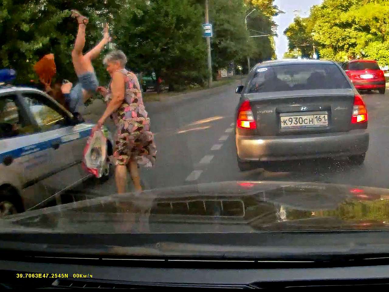 Полицейские сбили 20-летнюю девушку на «встречке» (ВИДЕО)