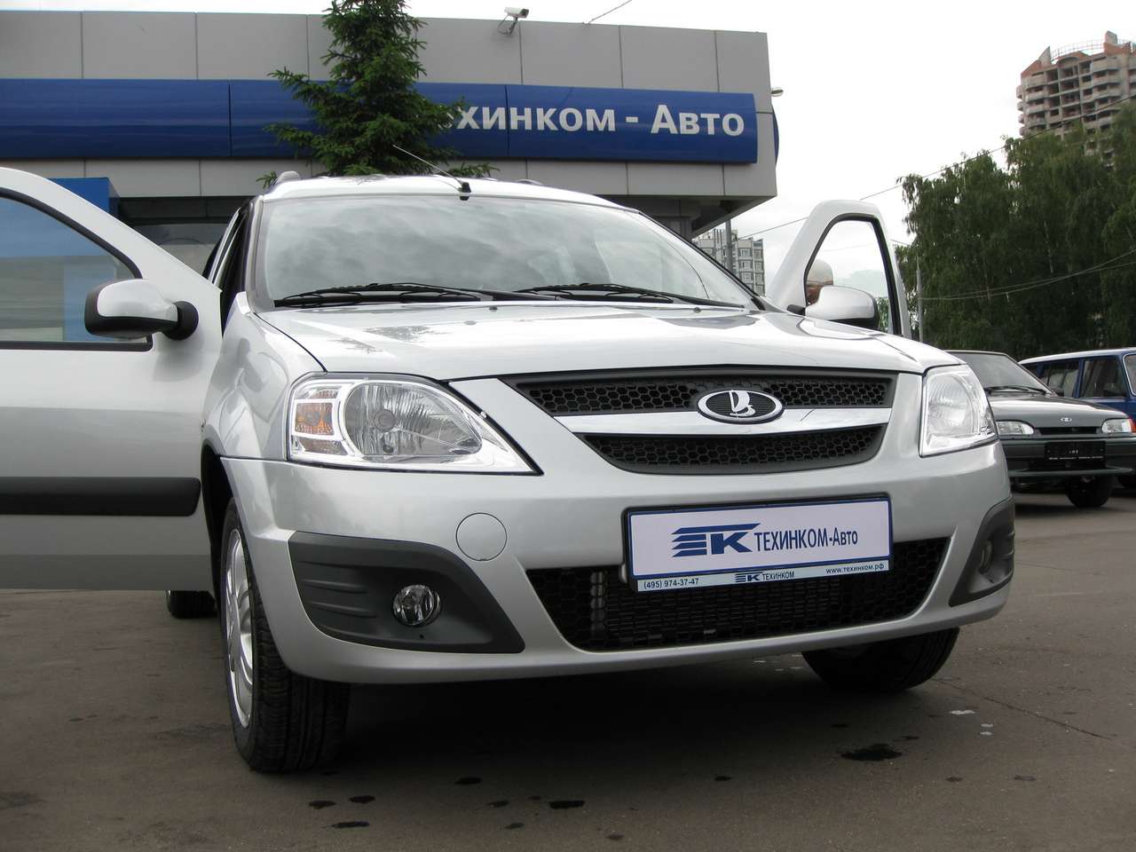 Завтра у дилеров АВТОВАЗа появится Lada Largus