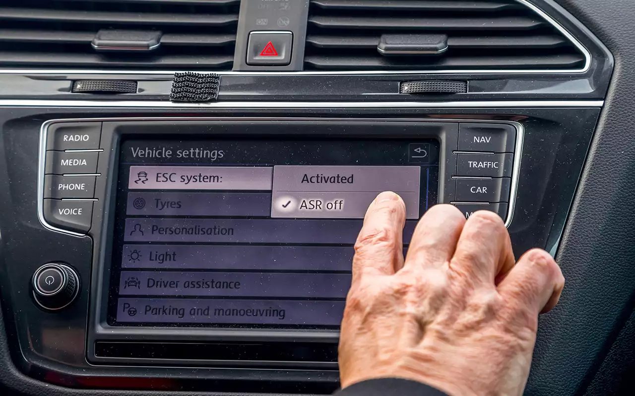 Vehicle setting. Отключение asr Tiguan 2. Кнопка Park assist Tiguan. Отключение стабилизации Tiguan 2. Кнопка asr off в автомобиле.