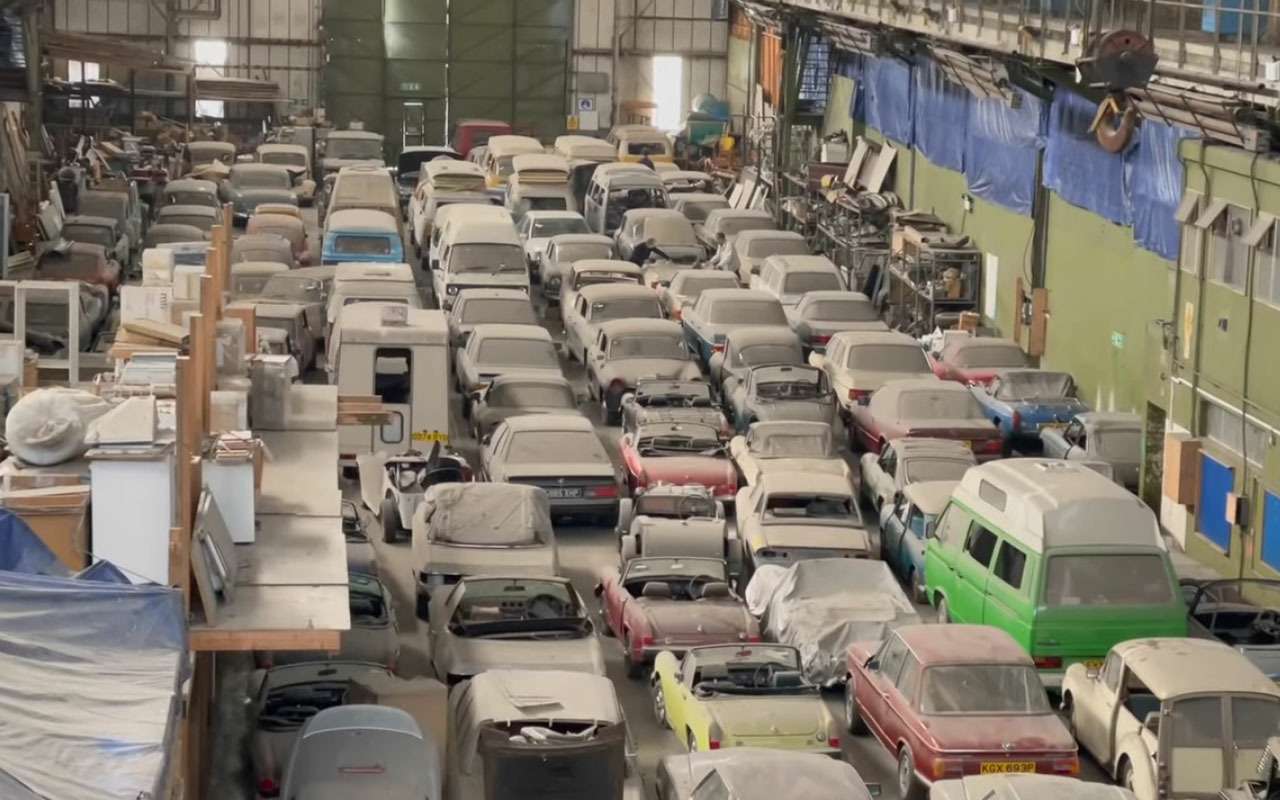 В амбаре нашли 174 классических автомобиля