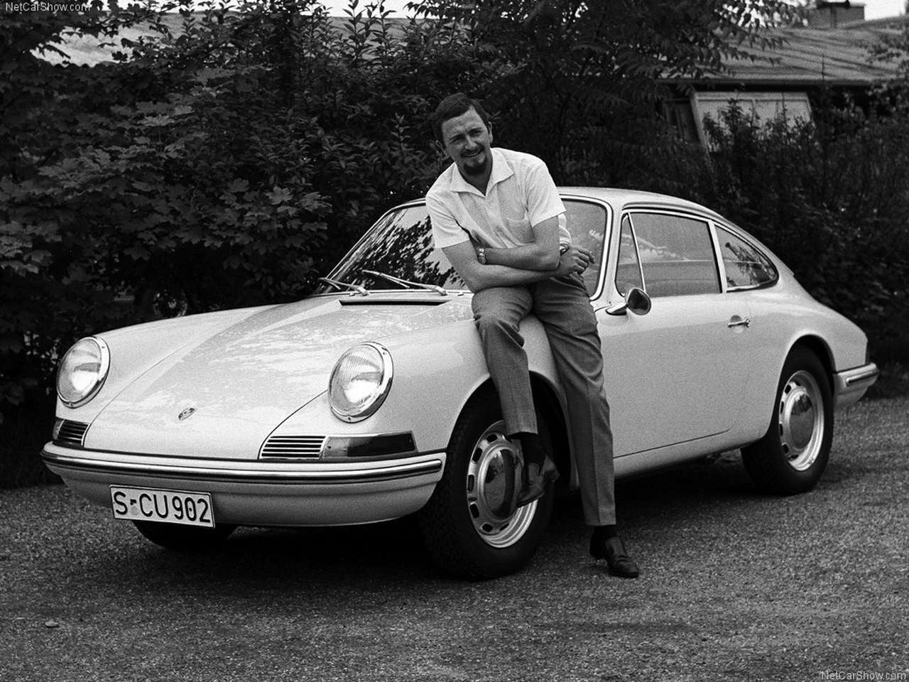 Дизайнер Porsche 911 отмечает юбилей