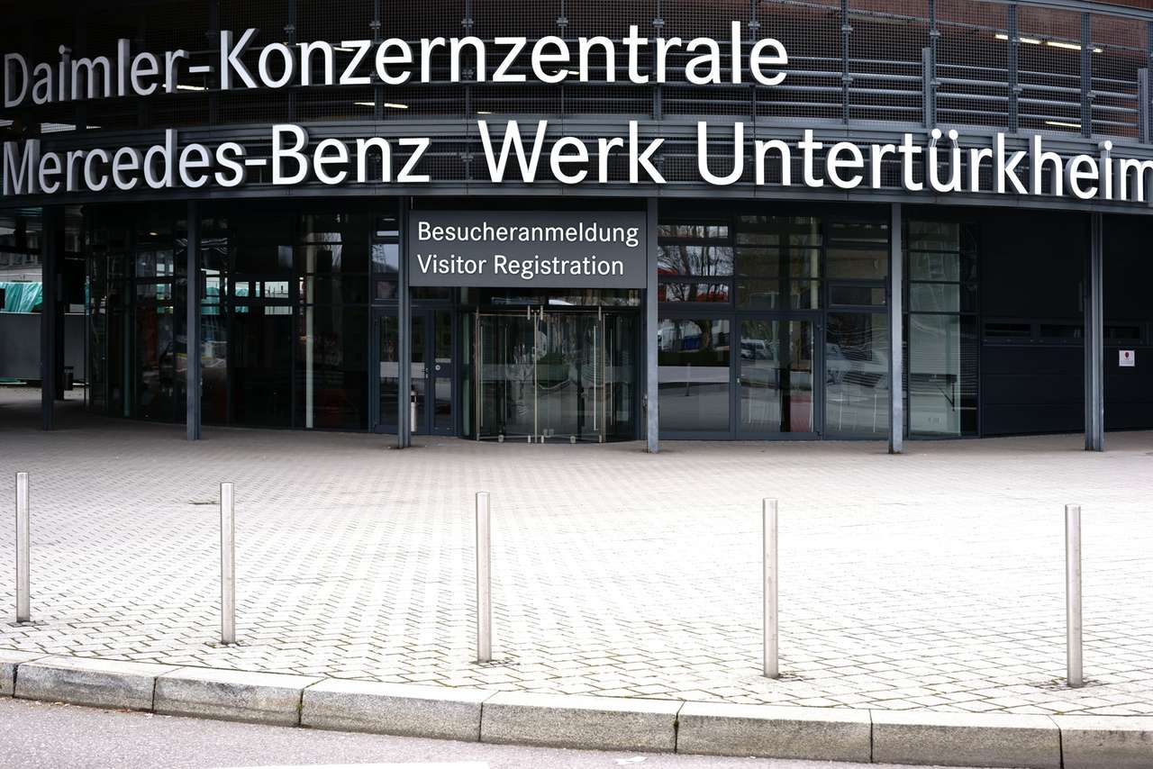 Daimler понес миллиардные убытки