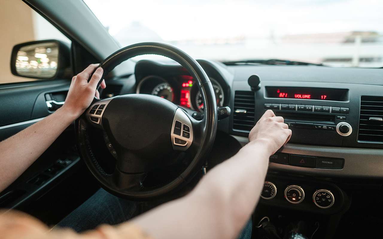 Штраф за громкий выхлоп, музыку и сигнализацию