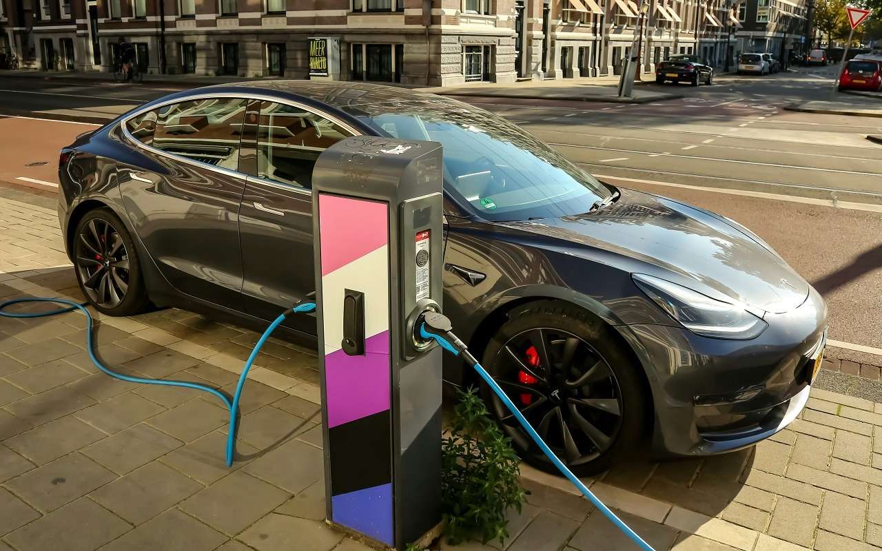 Не покупайте «серый» электрокар — рискуете остаться и без денег, и без машины