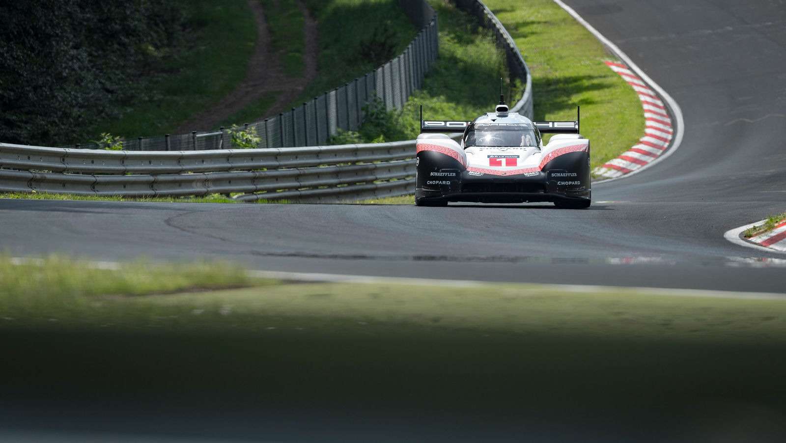 Porsche 919 EVO Nurburgring. Абсолютный рекорд Нюрбургринга. Нюрбургринг рекорды. Нюрбургринг рекорды кольцо.