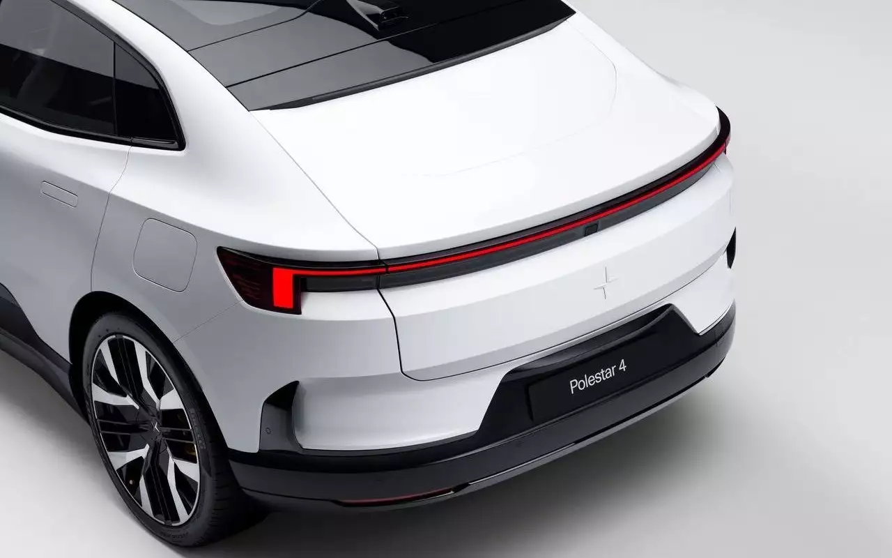 До характерного звука: эта особенность Polestar 4 привела к массовому конфузу
