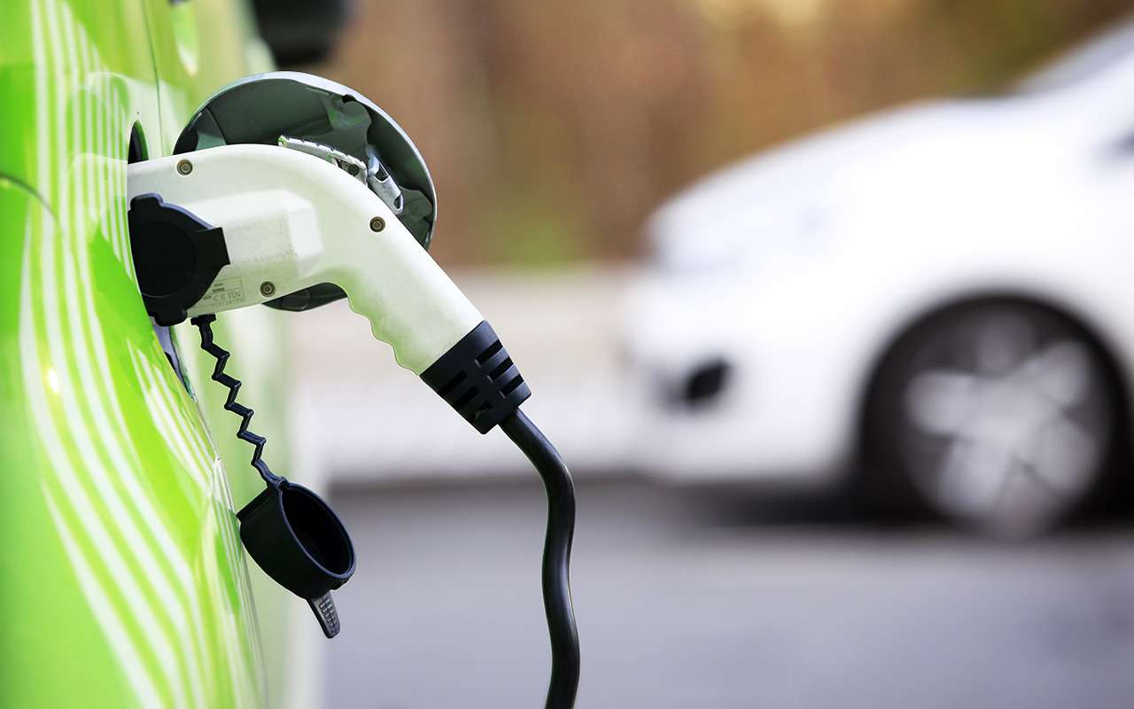 Электромобили в опале — больше ни льгот, ни инвестиций