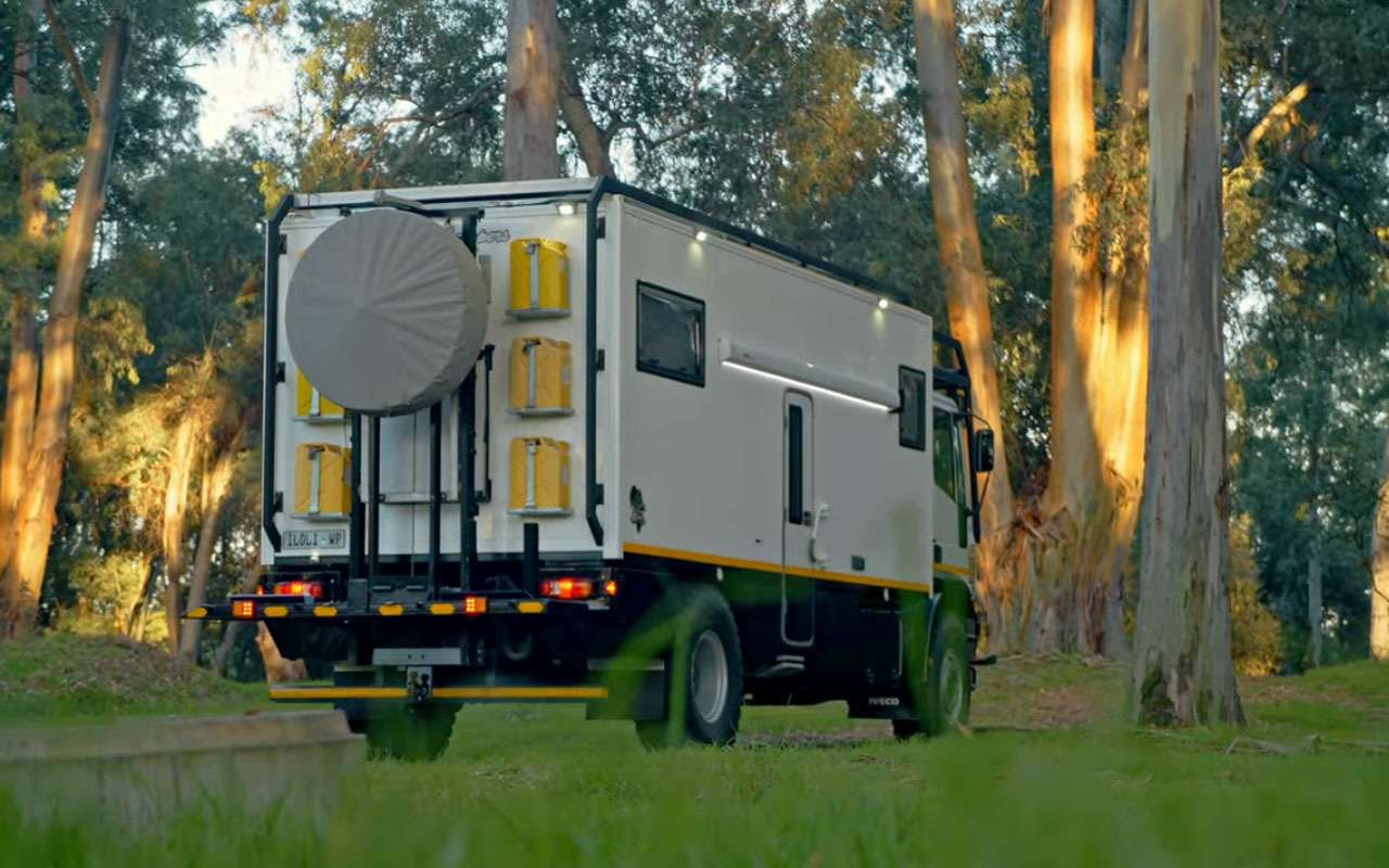 Грузовик для путешествий через континенты — видео