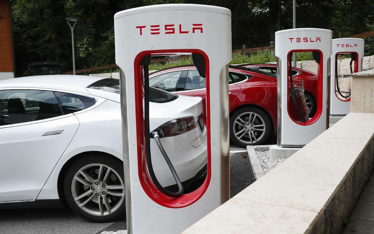 Tesla поставит своих клиентов на счетчик