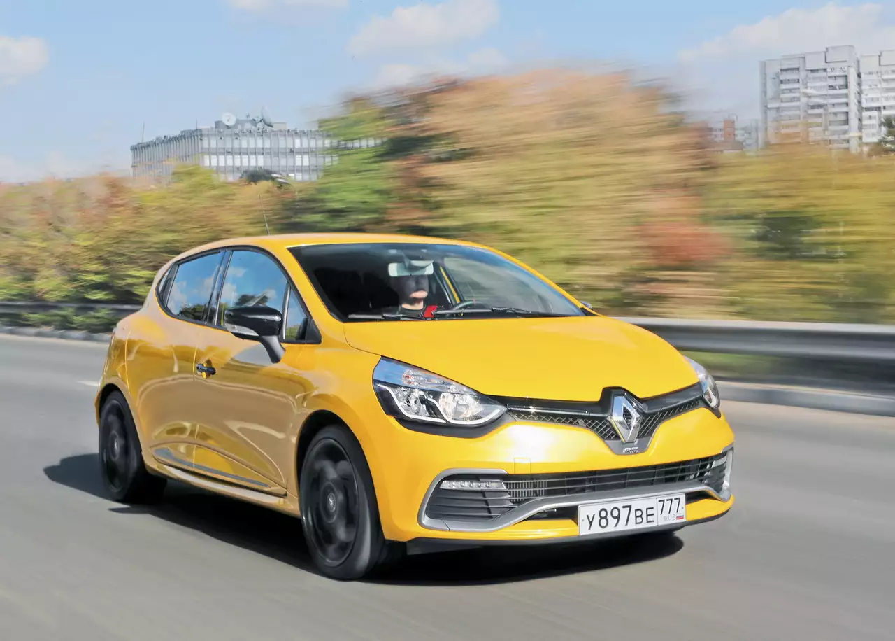 Renault Clio RS с опциями: 1 221 000 руб.