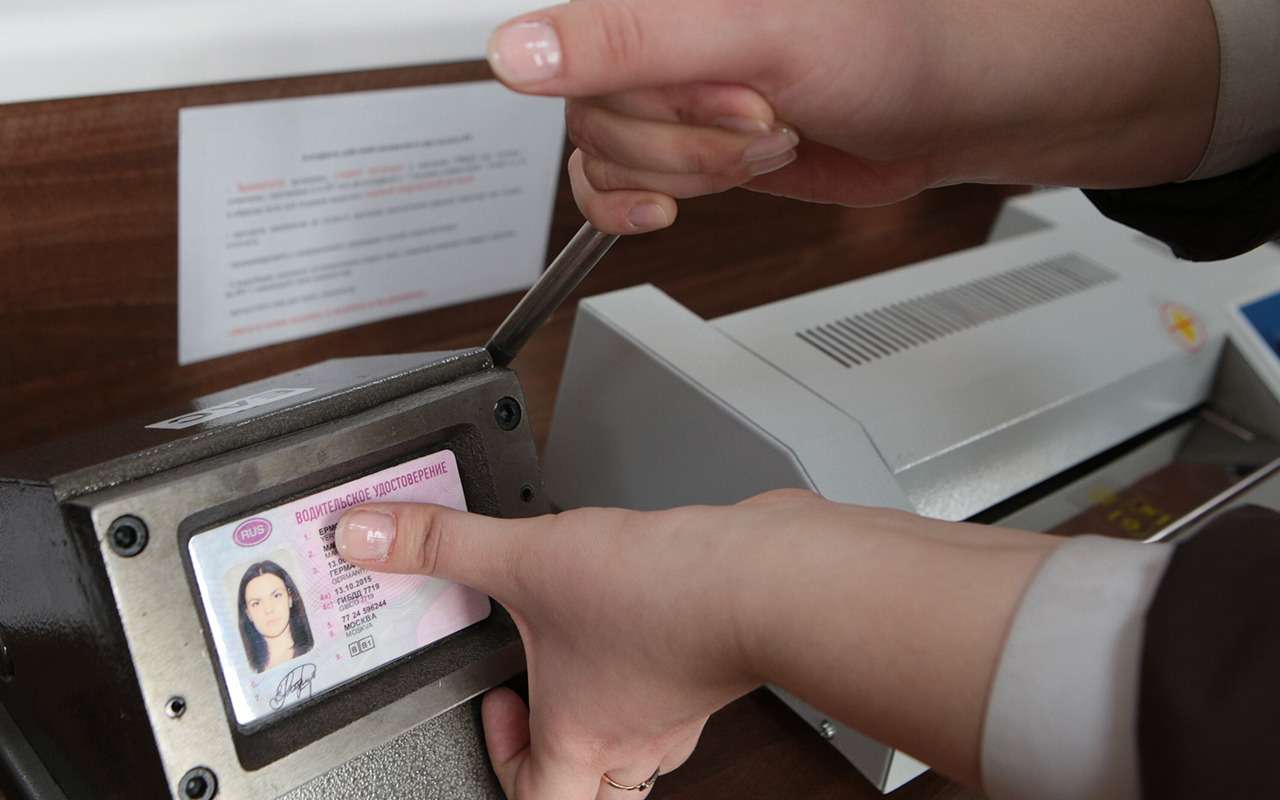 Нужны права на авто? Придется выучить ПДД для электросамокатов