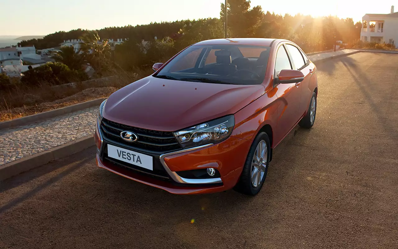 Производство Весты стартовало в сентябре 2015 года на предприятии АВТОВАЗа в Ижевске.