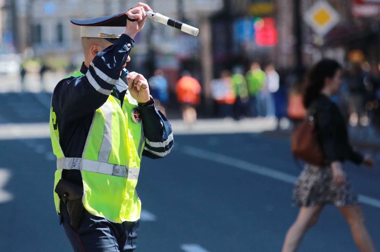 Новые ответы ГИБДД — о проверках на трезвость, всесезонных шинах, скидках на штрафы