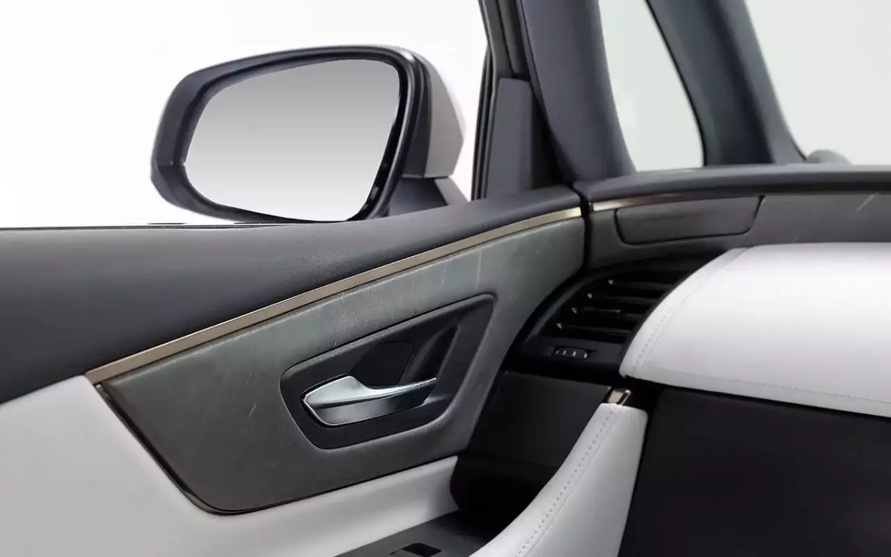 Toyota Alphard Modellista