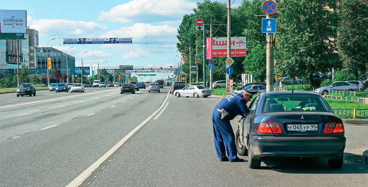 Проверка на дороге ГИБДД: по какому праву?