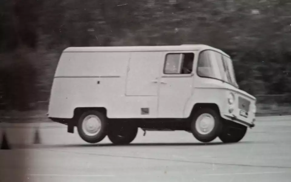 Nysa F521 на испытаниях на полигоне.