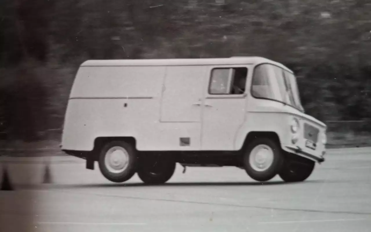 Nysa F521 на испытаниях на полигоне.