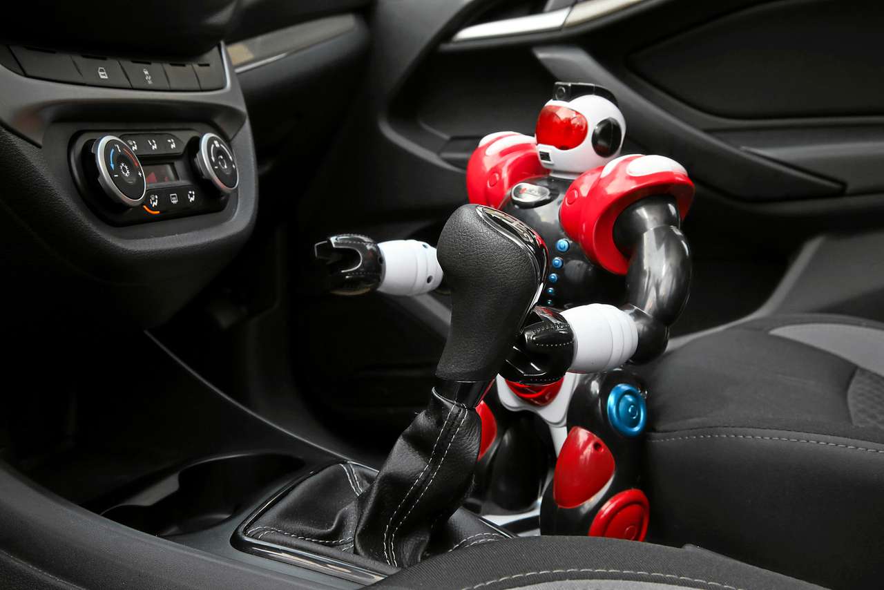 Lada Vesta — с механикой или с роботом?