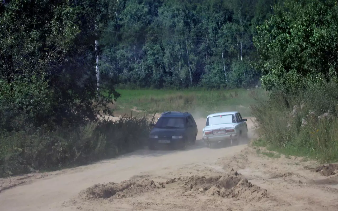 И все равно, дорога зовет. Путешествуйте на автомобиле по нехоженым дорогам, ведь они самые интересные.