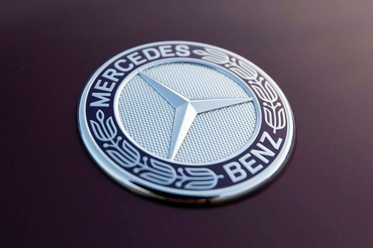 Французский суд отменил запрет на регистрацию автомобилей Mercedes