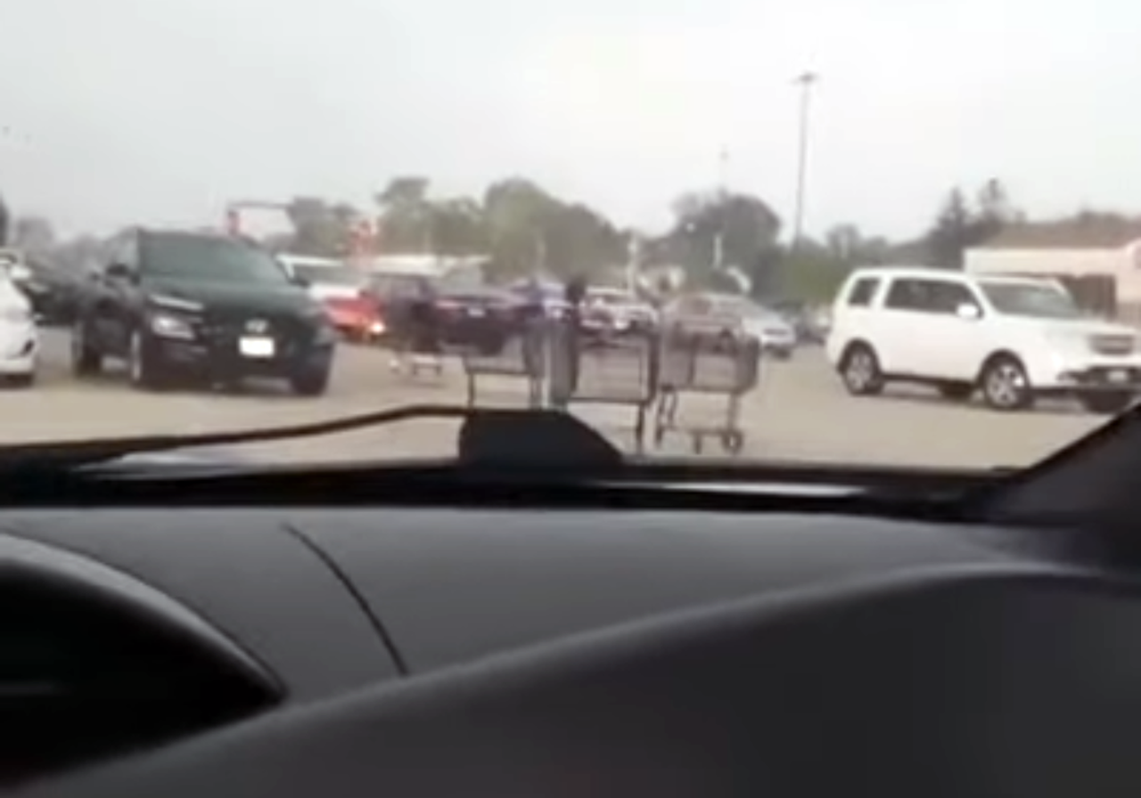 Война миров: тележки из супермаркета атакуют