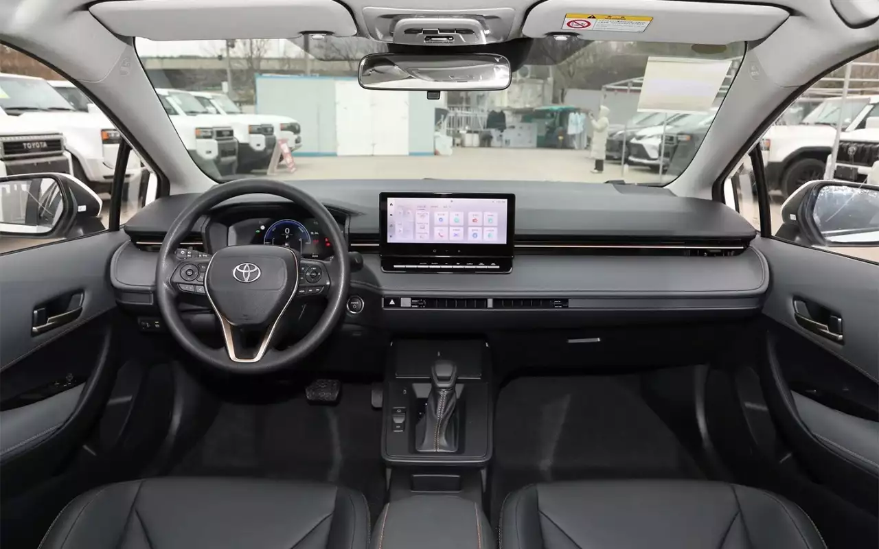 Интерьер Toyota Corolla