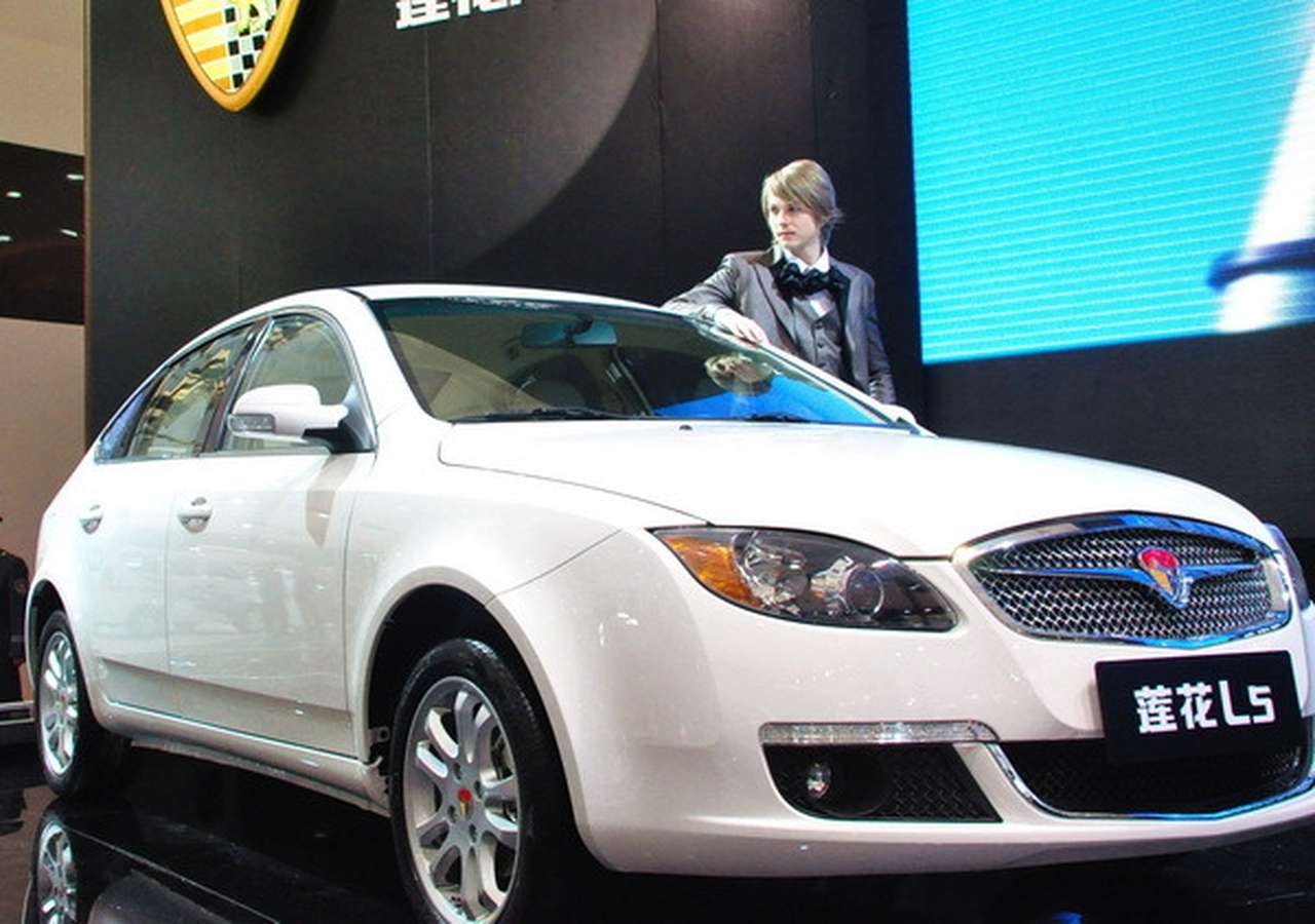 Youngman Lotus L5 стартовал в Шанхае в компактном классе