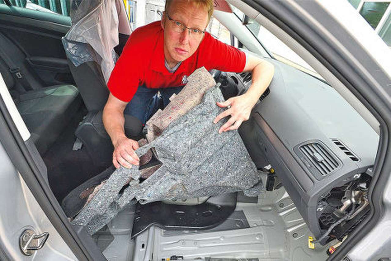 VW расследует протечку салона Golf