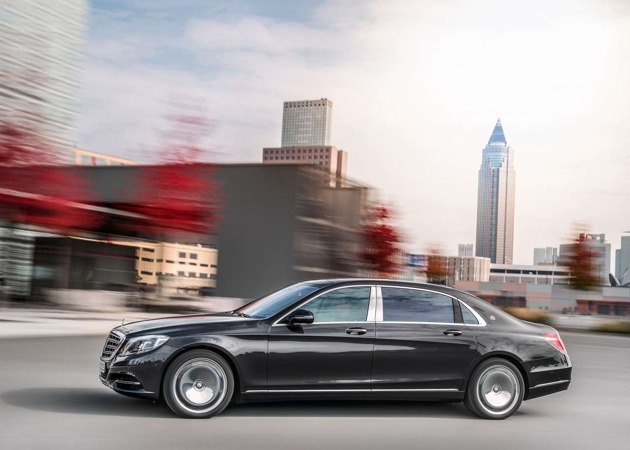 Названа российская цена «бюджетного» Mercedes-Maybach