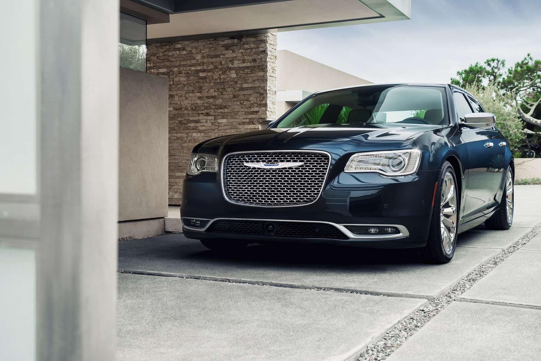 Автомобиль Chrysler 300C: обзор, новости, машина Крайслер 300С —  комплектации, разные поколения, характеристики Chrysler 300C — сайт За  рулем www.zr.ru