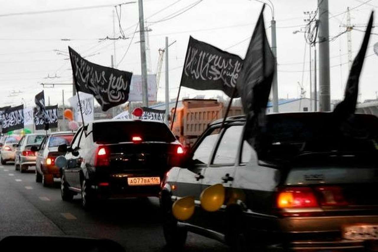 В Казани полиция остановила автопробег под черными флагами