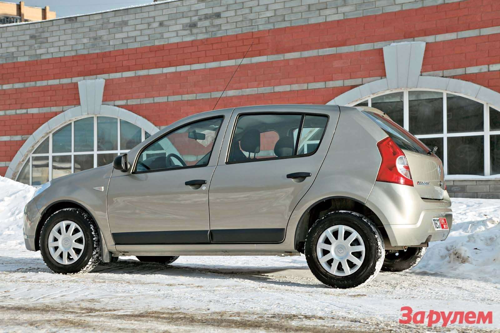 Sandero автомат. Рено Сандеро автомат. Сандеро автомат. Сандеро на автомате хэтчбек. Рено Сандеро ТТХ 1.6 автомат фото.